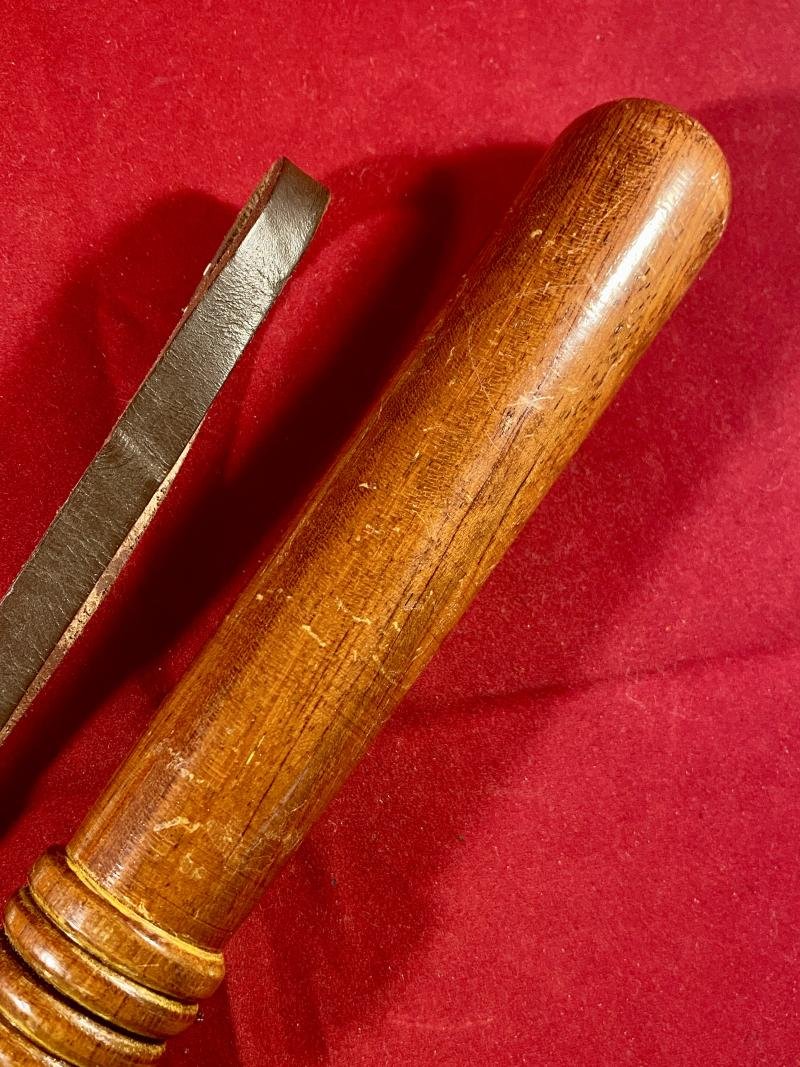 Vintage UK Policewoman's Short 'Handbag' Truncheon by HIATT circa 1960 — image 4