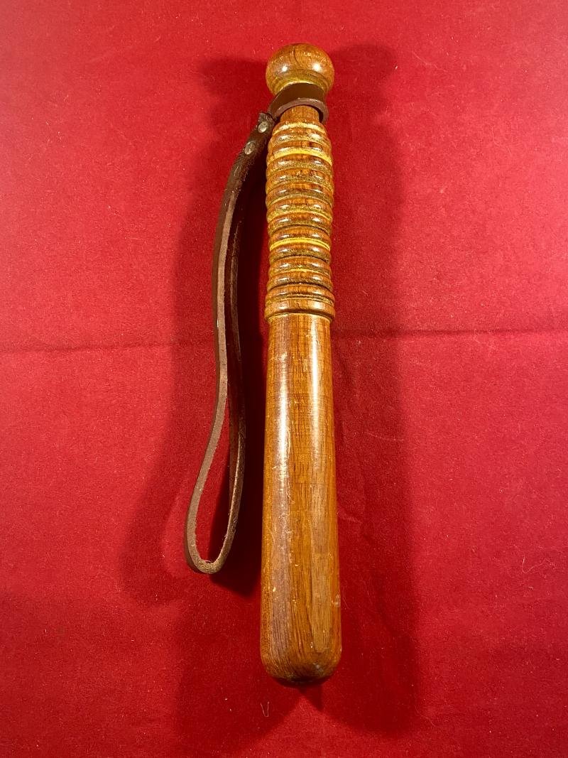 Vintage UK Policewoman's Short 'Handbag' Truncheon by HIATT circa 1960 — image 7