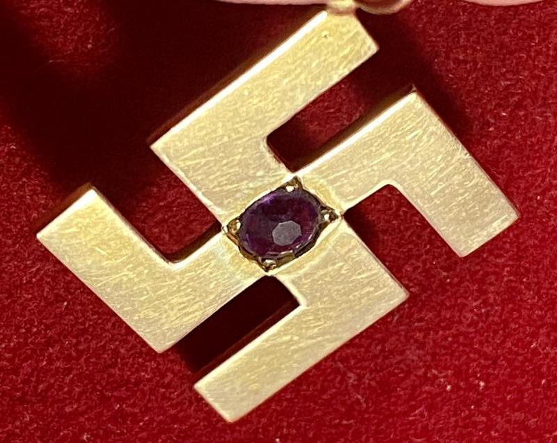 Rare Antique Victorian or Edwardian 15ct Gold Swastika Pendant set with an Amethyst Stone — image 5