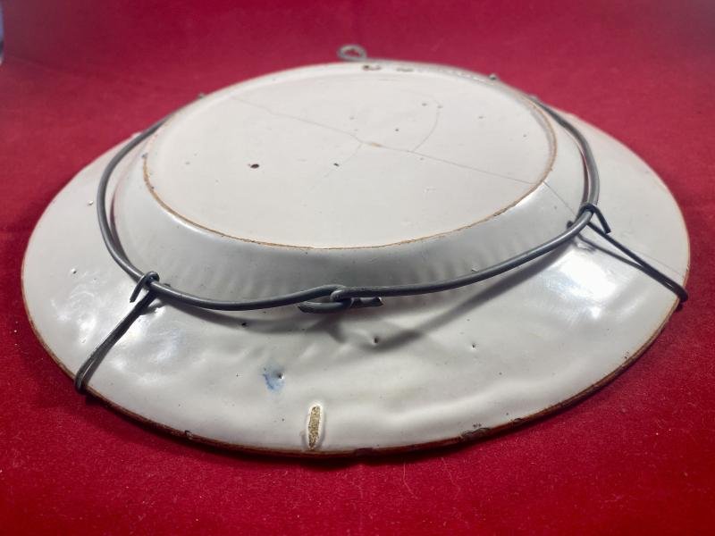 Antique Mid 18th Century 'Chinoiserie' Delftware Plate Depicting a Bird and Flowers c1750 — image 10