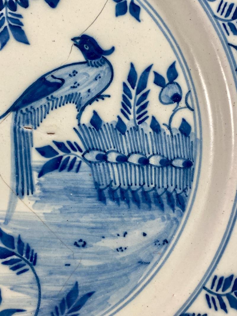 Antique Mid 18th Century 'Chinoiserie' Delftware Plate Depicting a Bird and Flowers c1750 — image 7