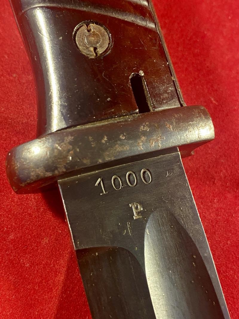 Fine WW2 German K-98 or M1884-98 III Bayonet by Carl Eickhorn with Bakelite Grip and Matching S/No. 1000 dated 1940 — image 7