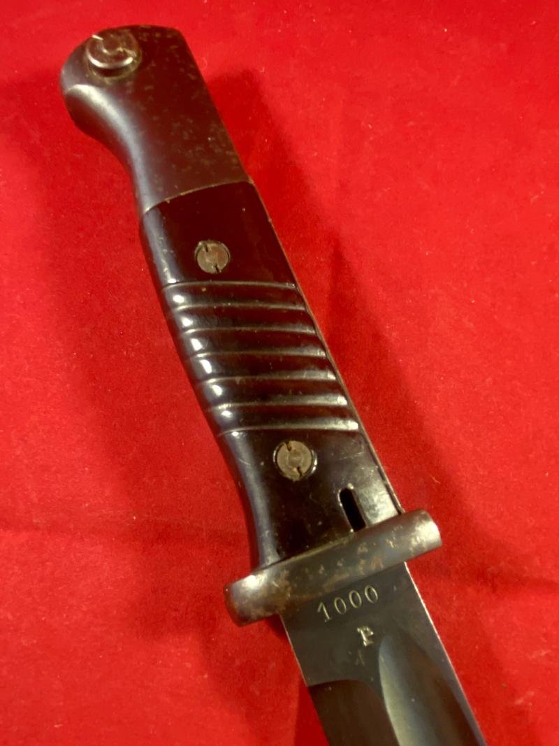 Fine WW2 German K-98 or M1884-98 III Bayonet by Carl Eickhorn with Bakelite Grip and Matching S/No. 1000 dated 1940 — image 8