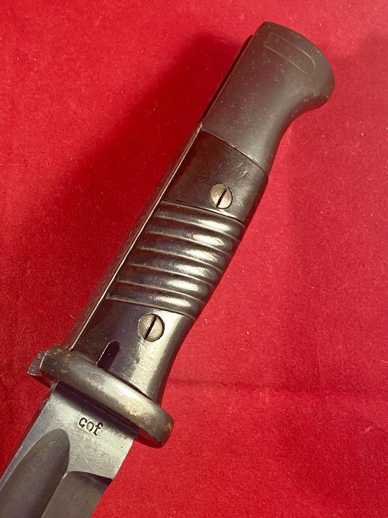 Fine WW2 German K-98 or M1884-98 III Bayonet by Carl Eickhorn with Bakelite Grip and Matching S/No. 1000 dated 1940 — image 9