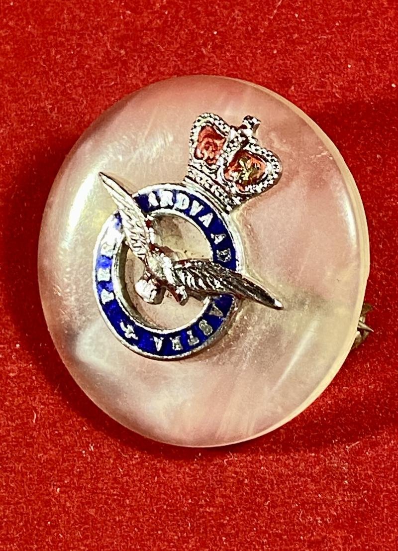 Post WW2 Vintage Royal Air Force Sweetheart Brooch — image 3