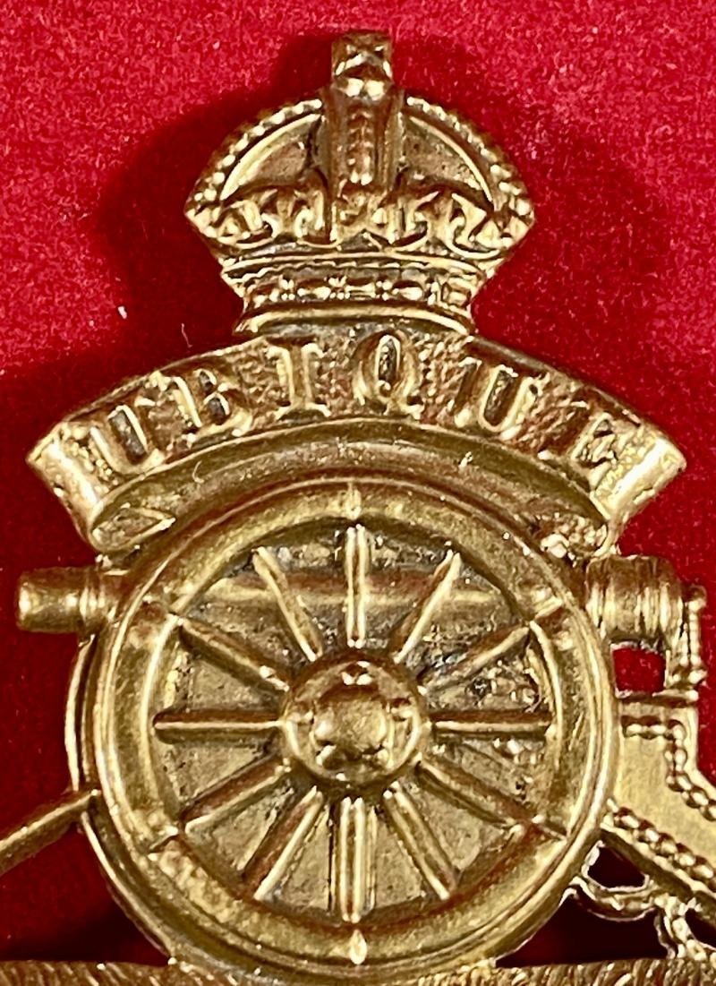 Original British Army WW1 period Royal Artillery Brass Cap Badge — image 4