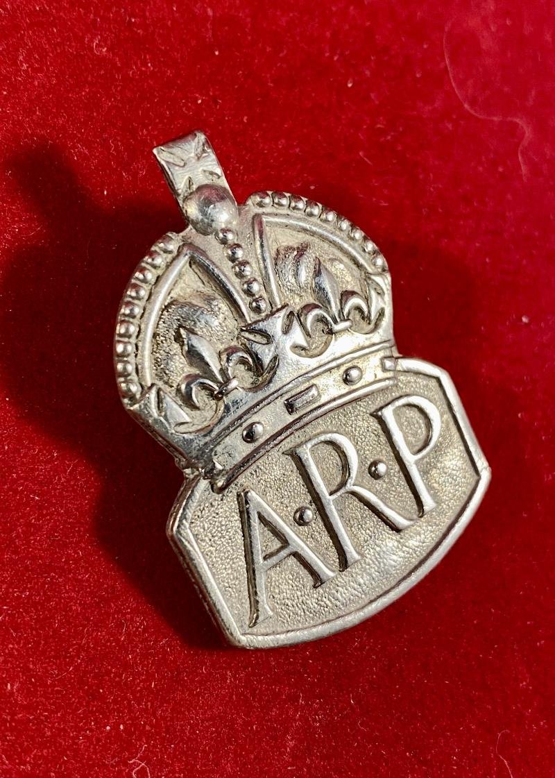 Early Pre WW2 English Hallmarked Silver ARP Lapel Badge 1936 — image 3