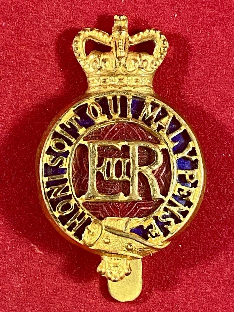 Original Household Cavalry Warrant Officer's EIIR Gilt and Enamel Cap Badge — image 5