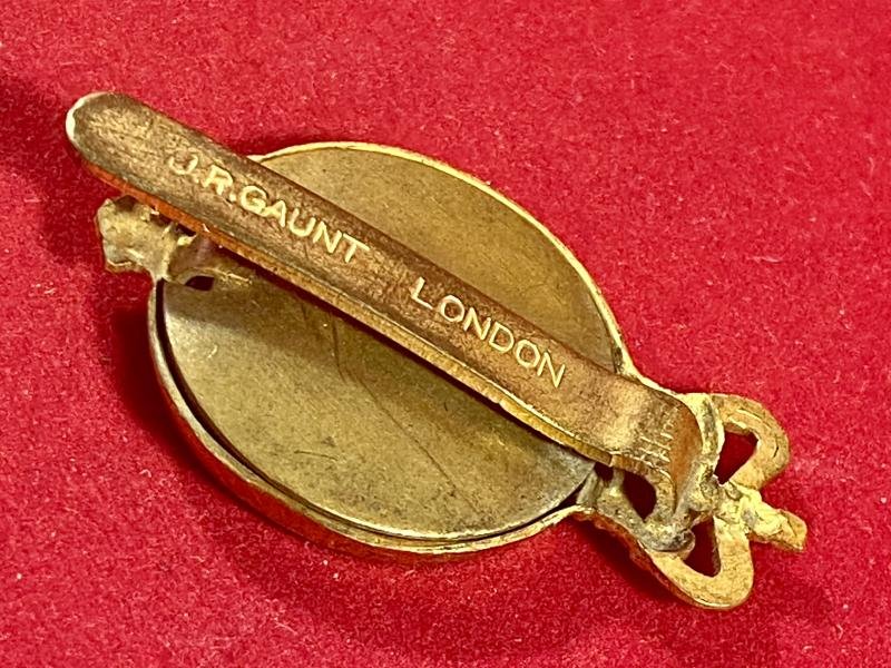 Original Household Cavalry Warrant Officer's EIIR Gilt and Enamel Cap Badge — image 8