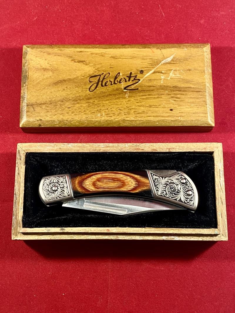 Mint Ornate Vintage Folding Lock Knife by Herbertz Messer with Lined Wooden Box — image 2