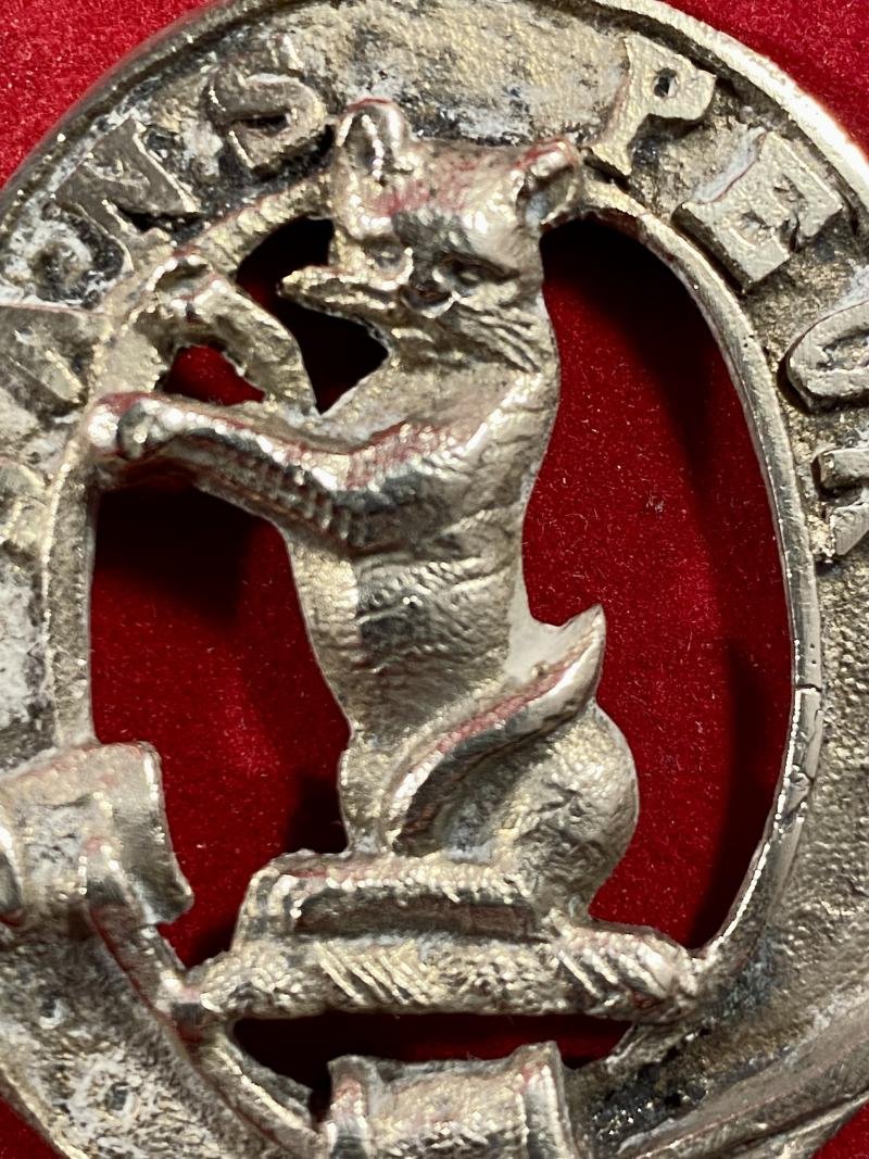 Unusual Scottish 5th Bn. Seaforth Highlanders Glengarry Nickel Silver Badge — image 4