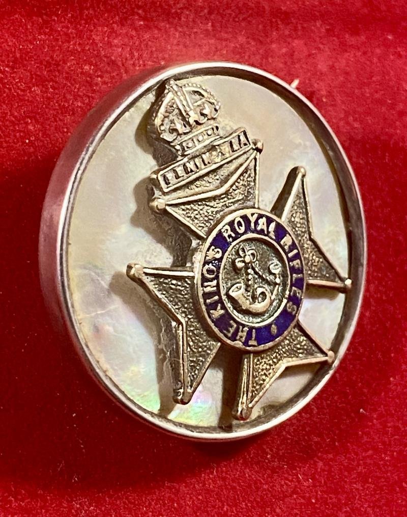 WW1 The Kings Royal Rifles Silver Rimmed, Gilt Brass, Enamel and Mother of Pearl Sweetheart Brooch — image 3