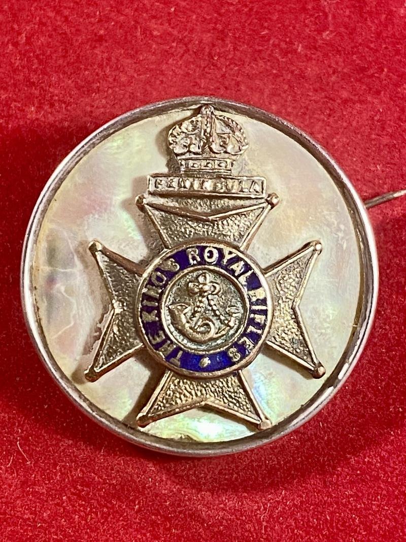 WW1 The Kings Royal Rifles Silver Rimmed, Gilt Brass, Enamel and Mother of Pearl Sweetheart Brooch — image 5