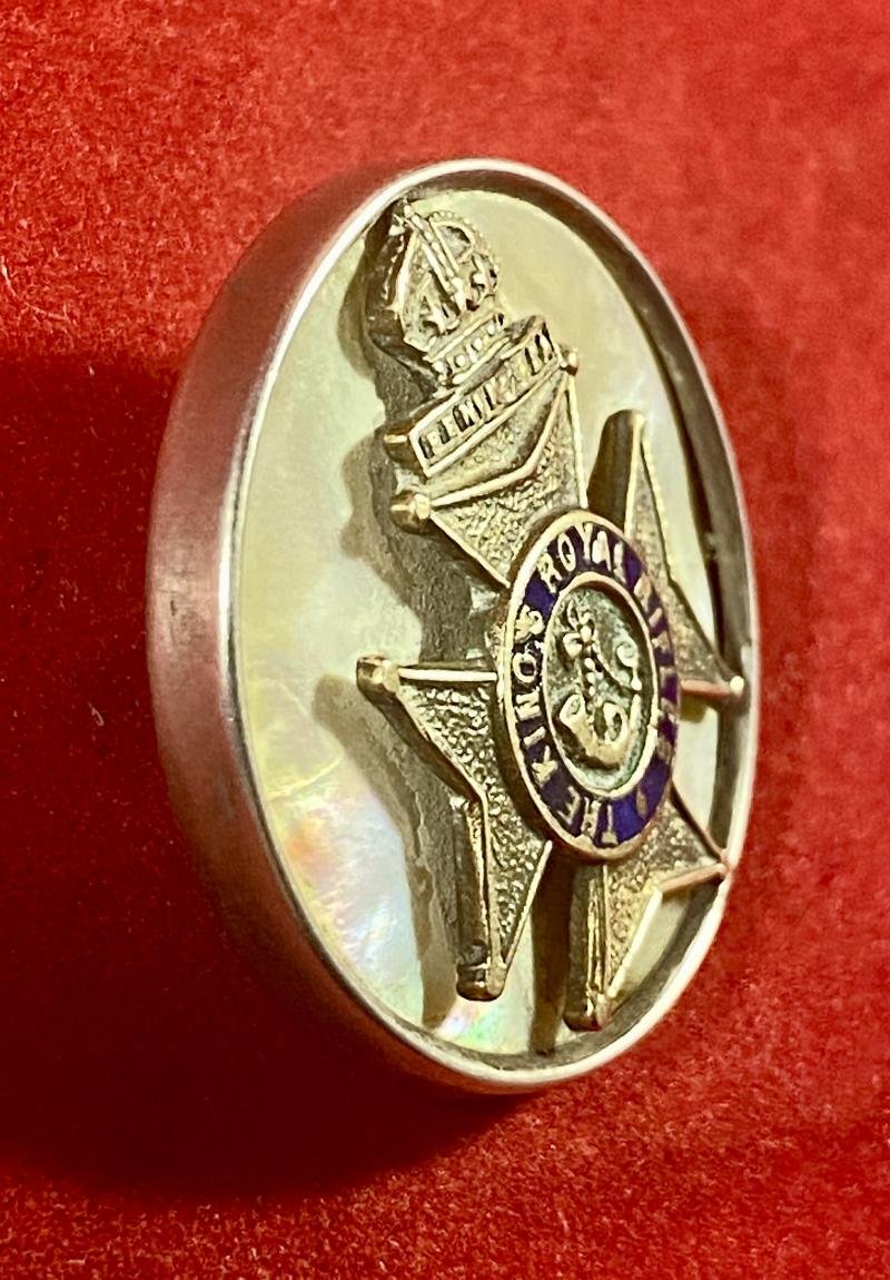 WW1 The Kings Royal Rifles Silver Rimmed, Gilt Brass, Enamel and Mother of Pearl Sweetheart Brooch — image 6