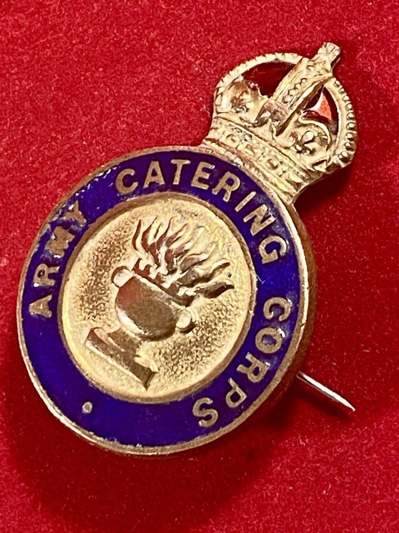 WW2 Army Catering Corps Gilt Brass and Enamel Sweetheart Brooch — image 3