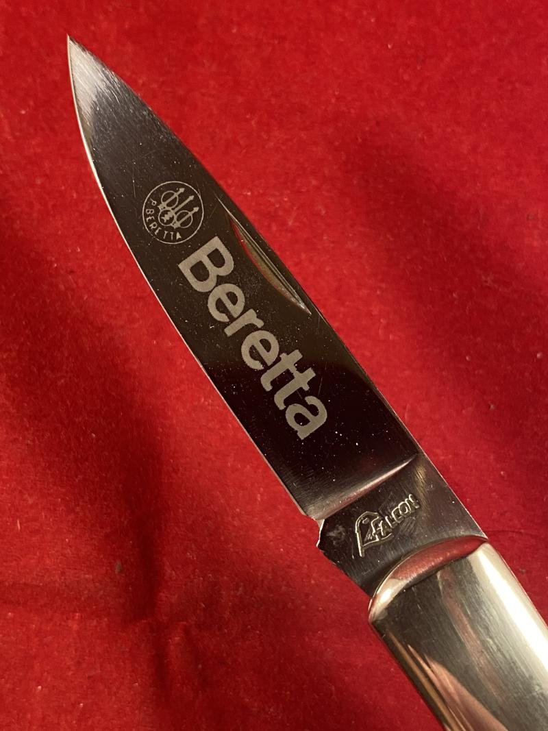 Mint Vintage Beretta Lockback Pocket Knife with Unusual Stained Bone Grip — image 3