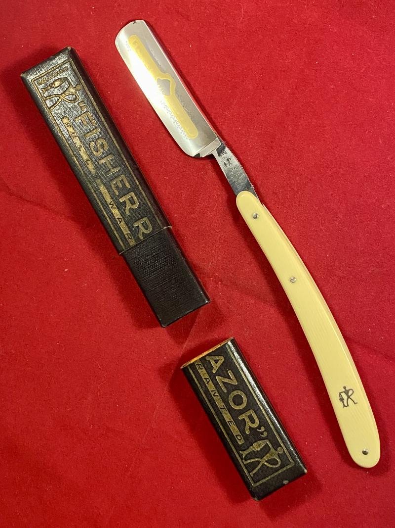 Fine Antique German Paul Kohl FISHER SUPERB Cutthroat Razor with Original Case c1925 — image 2