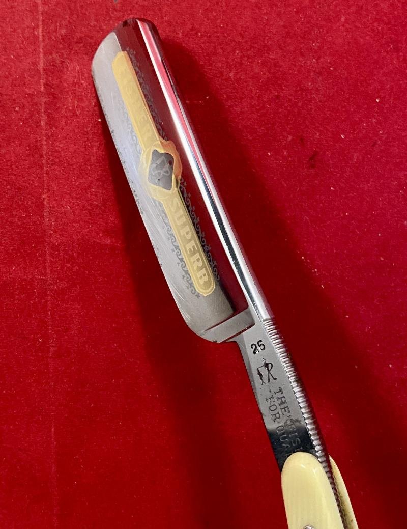 Fine Antique German Paul Kohl FISHER SUPERB Cutthroat Razor with Original Case c1925 — image 3