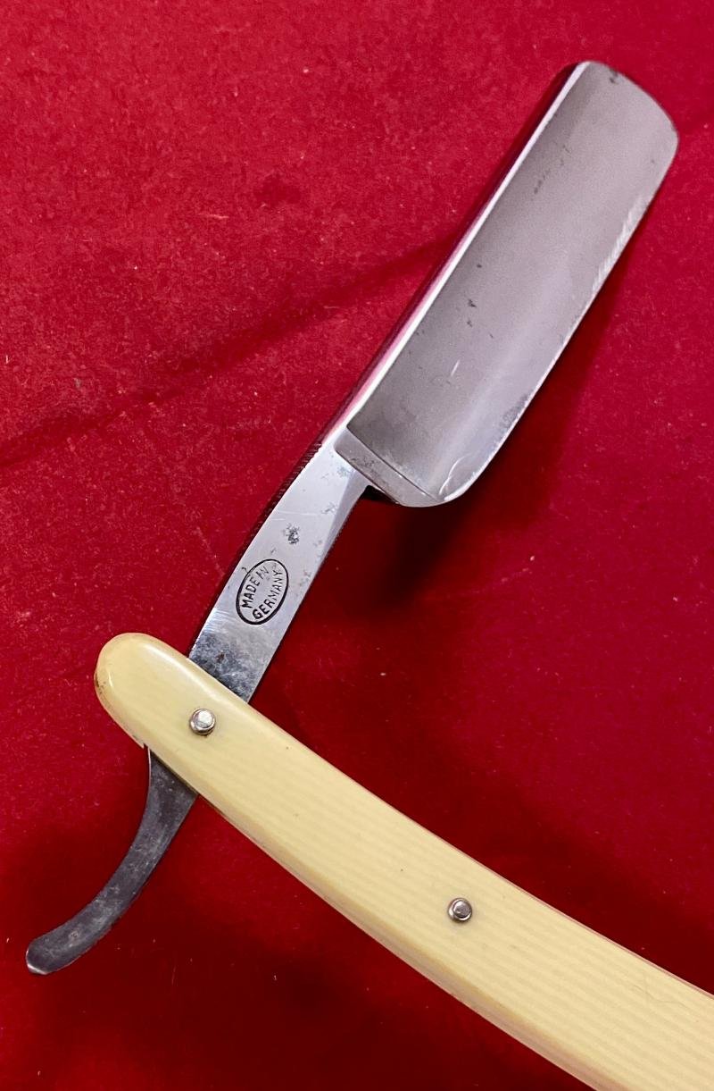 Fine Antique German Paul Kohl FISHER SUPERB Cutthroat Razor with Original Case c1925 — image 5