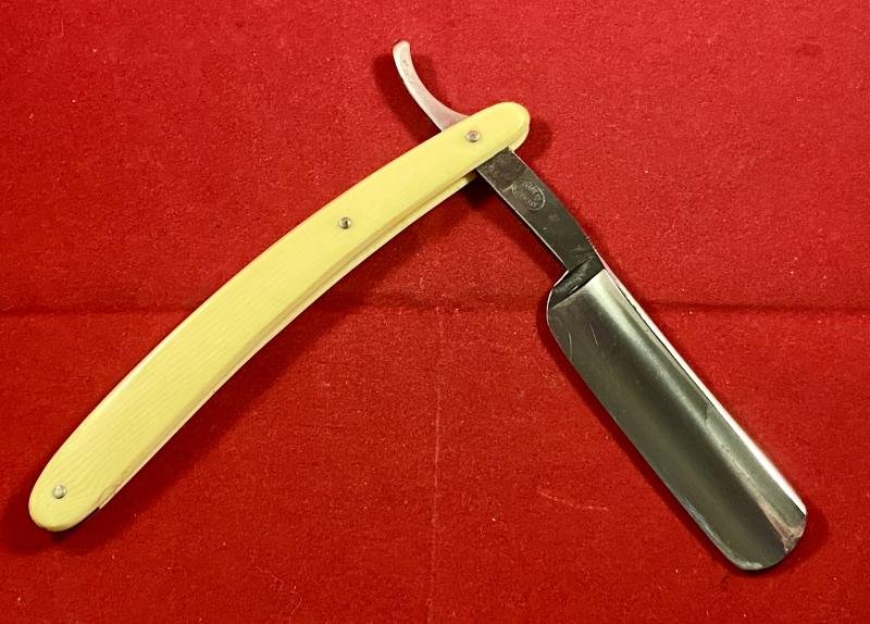 Fine Antique German Paul Kohl FISHER SUPERB Cutthroat Razor with Original Case c1925 — image 6