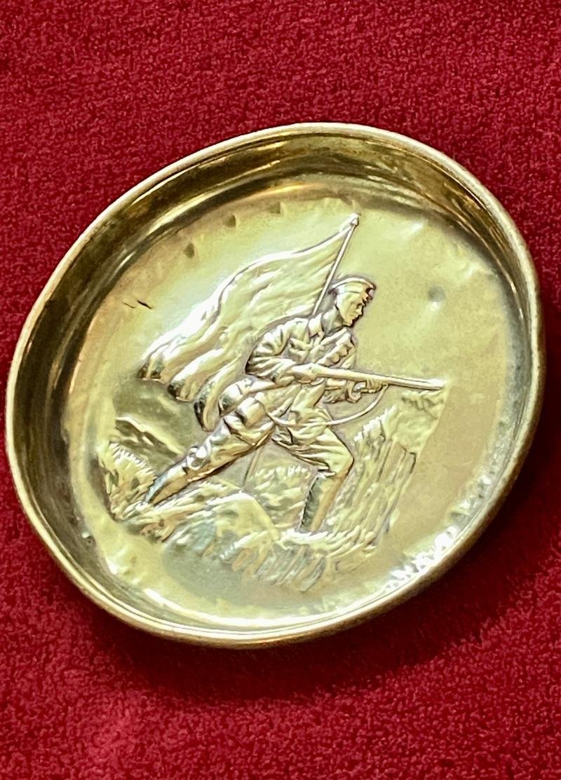 WW1 Patriotic Brass Pin or Coin Tray Depicting a Soldier with Rifle and a Flag — image 2