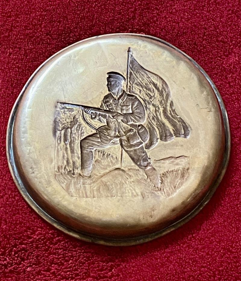 WW1 Patriotic Brass Pin or Coin Tray Depicting a Soldier with Rifle and a Flag — image 6