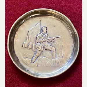 WW1 Patriotic Brass Pin or Coin Tray Depicting a Soldier …