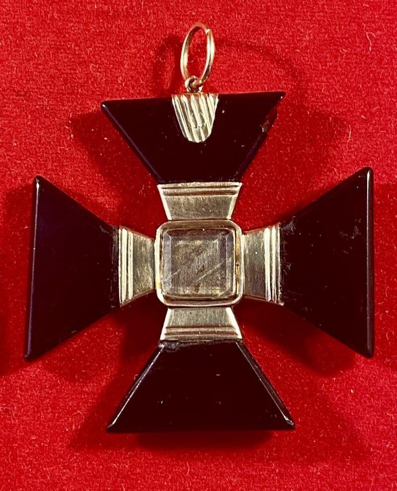 Rare Georgian Period Gold and Whitby Jet Maltese Cross Pendant c1830 — image 6