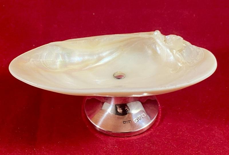 Beautiful Antique Mother of Pearl and Hallmarked Silver Pedestal Dish by William Vale & Sons 1922 — image 8