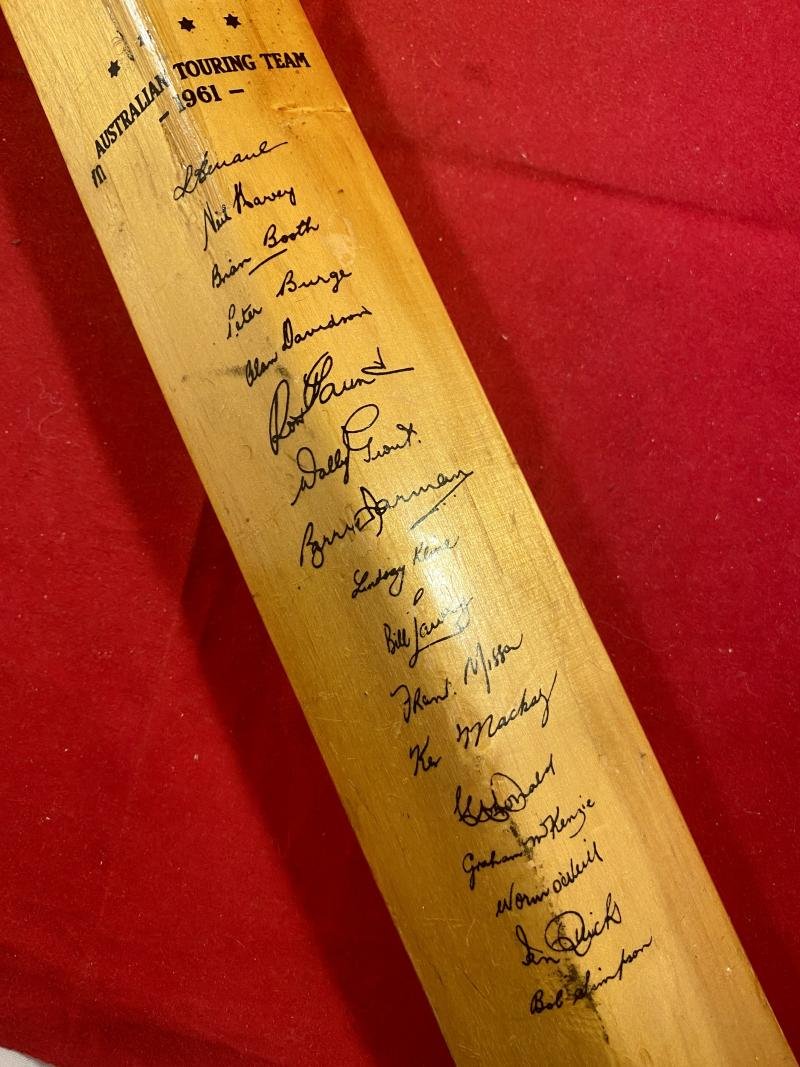 Rare Vintage Gradidge Facsimile Signed English Test Veterans and 1961 Australian Touring Team Miniature Cricket Bat — image 7