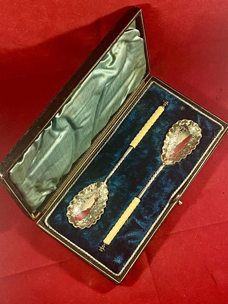 Antique Victorian Cased Pair of Silver Plated Berry Serving Spoons c1880 — image 2