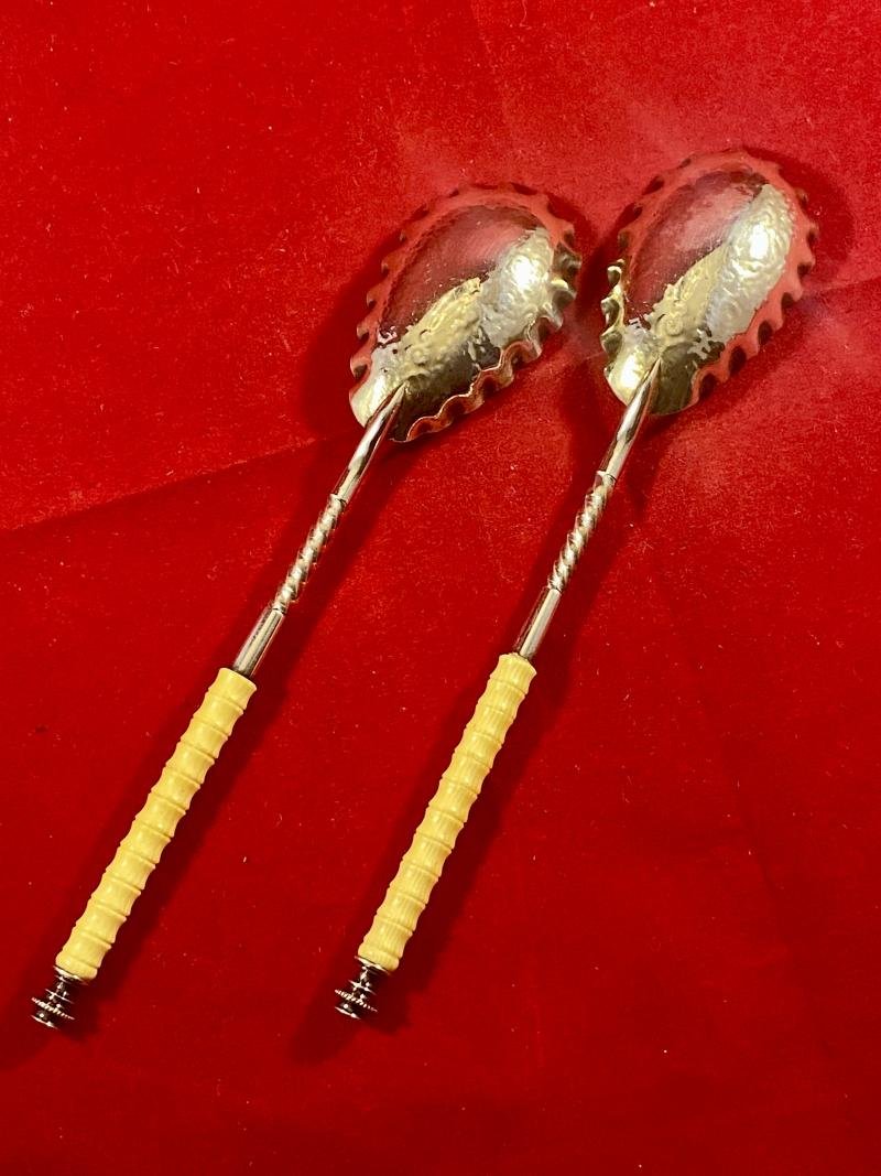 Antique Victorian Cased Pair of Silver Plated Berry Serving Spoons c1880 — image 8