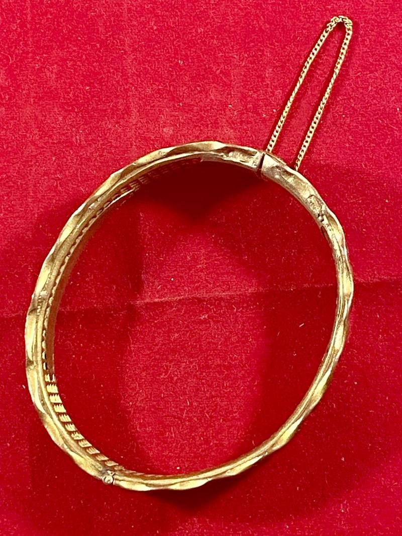 WW1 German Trench Art Driving Band Gilt Bangle with Safety Chain — image 5