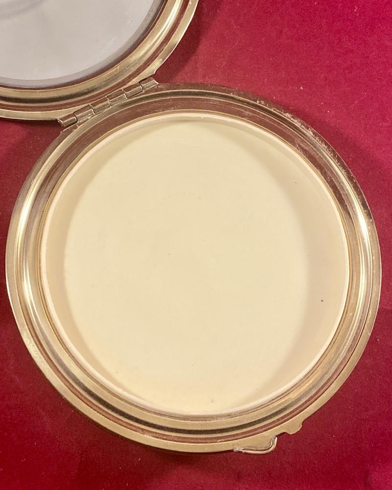 Unusual Leather covered Ladies Powder Compact Depicting a Map of Germany Post WW2 with French and US Zones c1945 — image 4