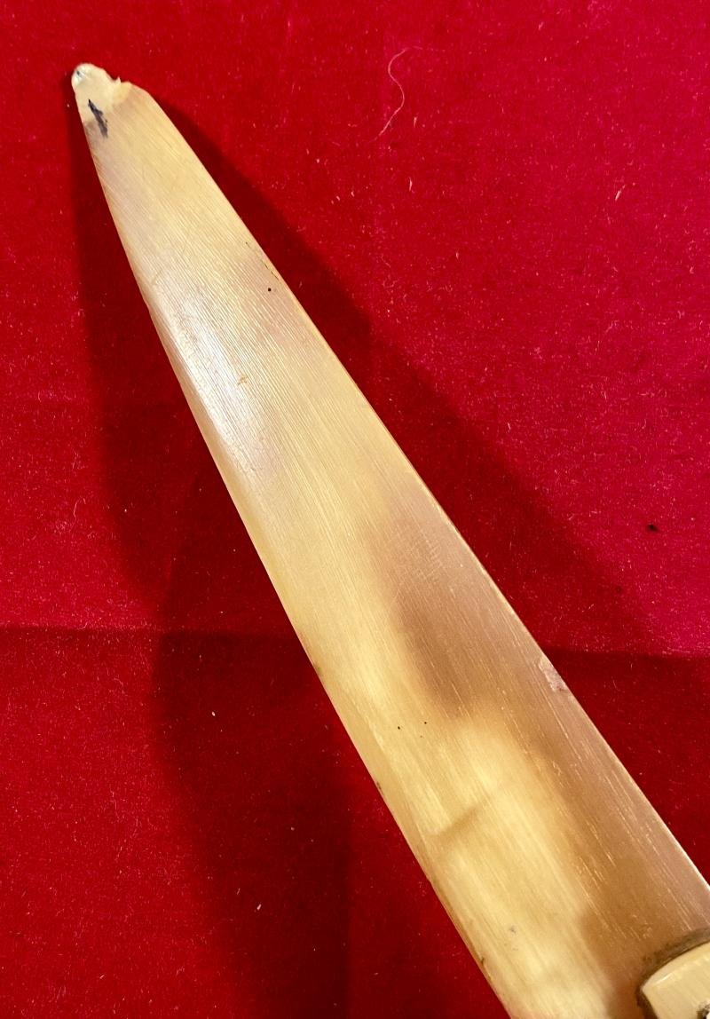 Antique Horn Letter Opener with Hoof Shaped Handle fitted with a Stanhope with Six Views of Great Yarmouth — image 8