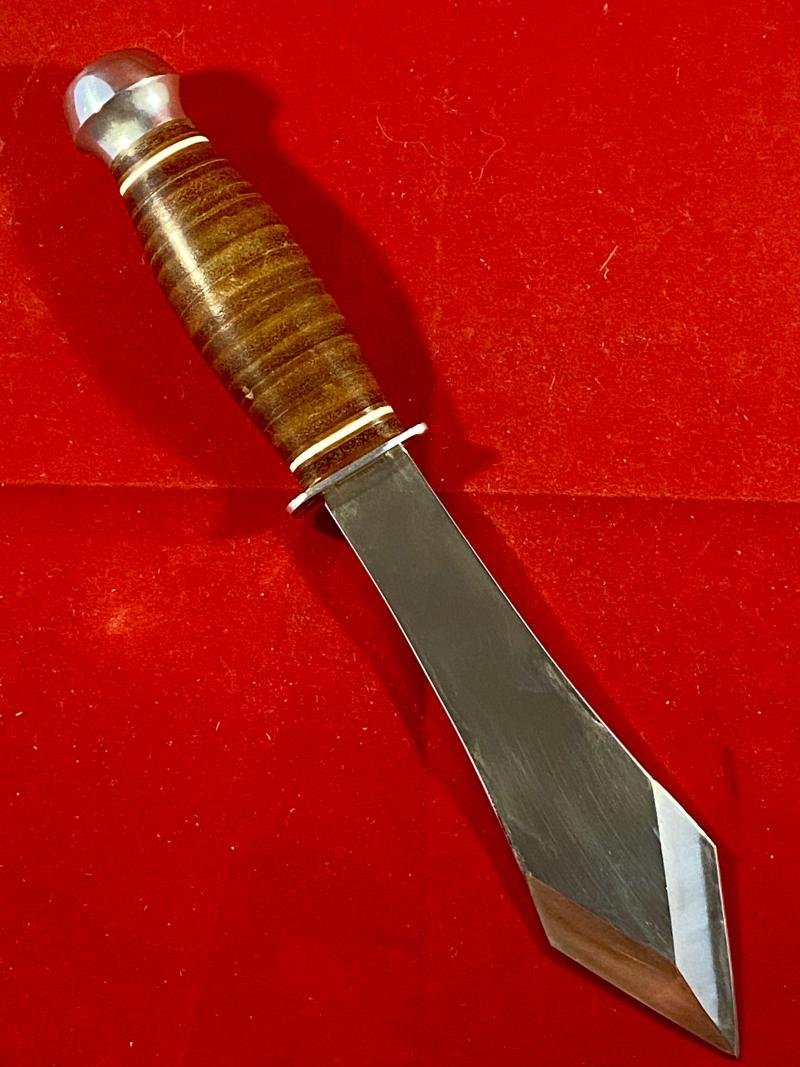 Impressive Vintage Italian WHITBY Professional Throwing Knife with Leather Sheath — image 4