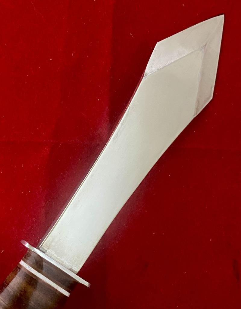 Impressive Vintage Italian WHITBY Professional Throwing Knife with Leather Sheath — image 6