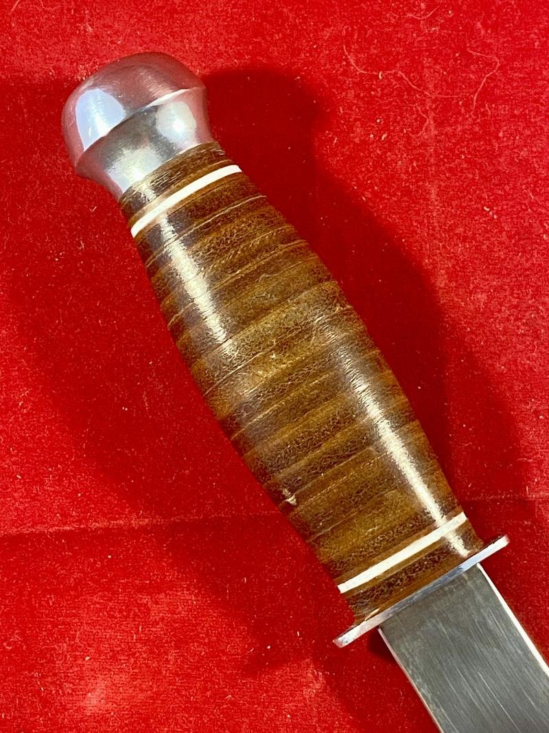 Impressive Vintage Italian WHITBY Professional Throwing Knife with Leather Sheath — image 9