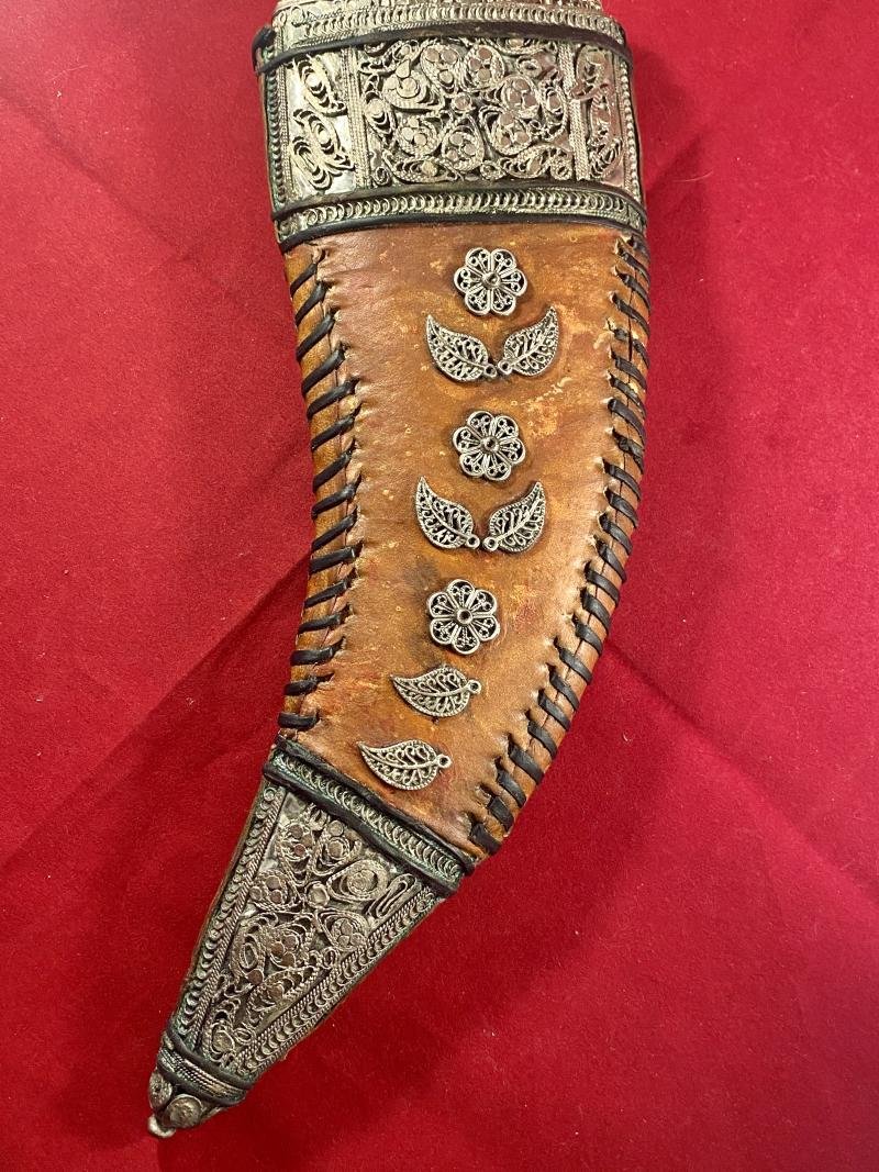 Antique Yemeni Jambiya Dagger with Horn Handle and an Ornate Silver Filigree and Leather Covered Sheath — image 8