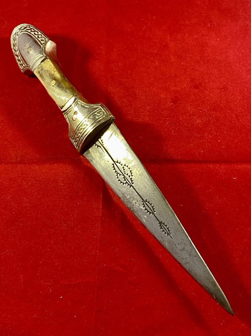 Ornate 20th Century Syrian Neck Dagger with Horn Grip Scales — image 5