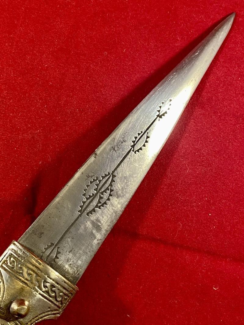 Ornate 20th Century Syrian Neck Dagger with Horn Grip Scales — image 8