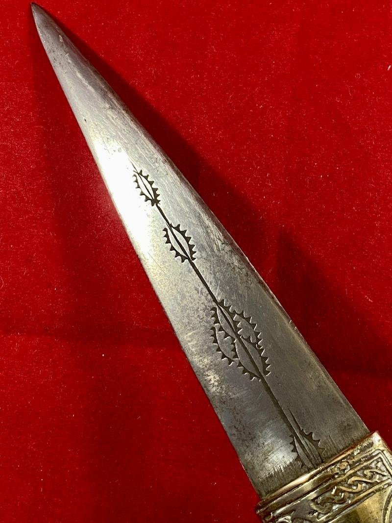 Ornate 20th Century Syrian Neck Dagger with Horn Grip Scales — image 9