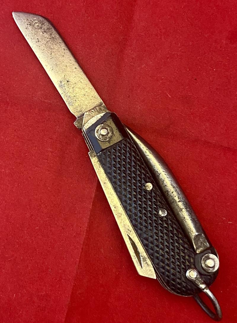 WW2 British Army Three-Piece Clasp or Jack Knife Stamped with a Broad Arrow and 1946. — image 4