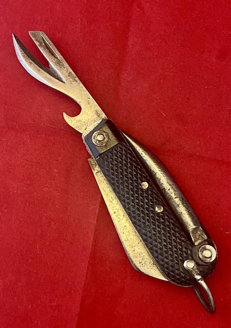 WW2 British Army Three-Piece Clasp or Jack Knife Stamped with a Broad Arrow and 1946. — image 6