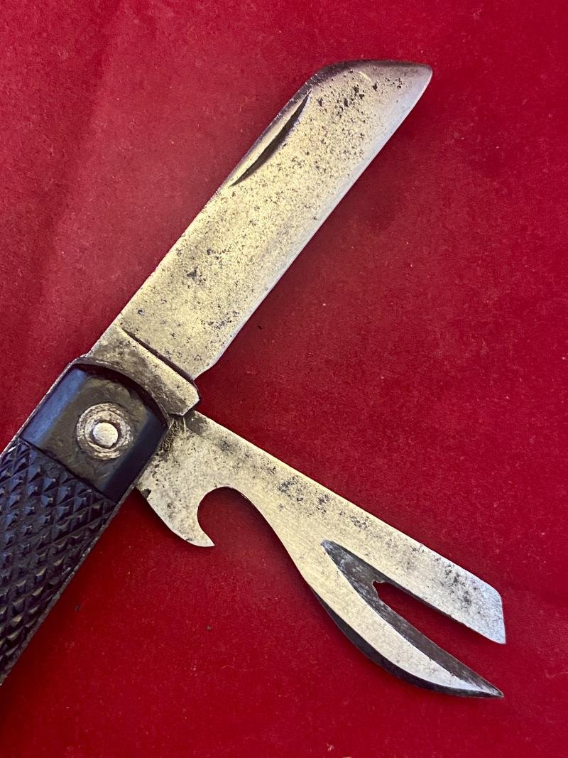 WW2 British Army Three-Piece Clasp or Jack Knife Stamped with a Broad Arrow and 1946. — image 7