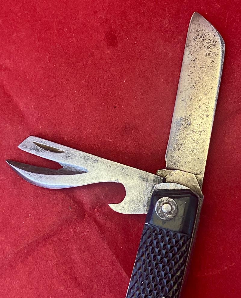 WW2 British Army Three-Piece Clasp or Jack Knife Stamped with a Broad Arrow and 1946. — image 8