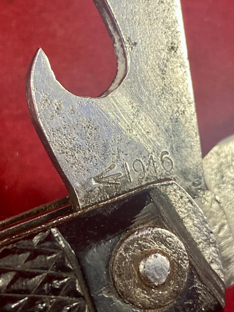 WW2 British Army Three-Piece Clasp or Jack Knife Stamped with a Broad Arrow and 1946. — image 9