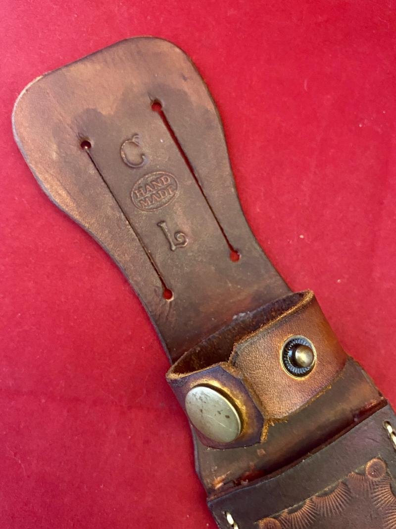 Impressive Bowie Knife with Mint 7.4' Steel Blade and Stag Antler Handle with Custom made Leather Sheath — image 7