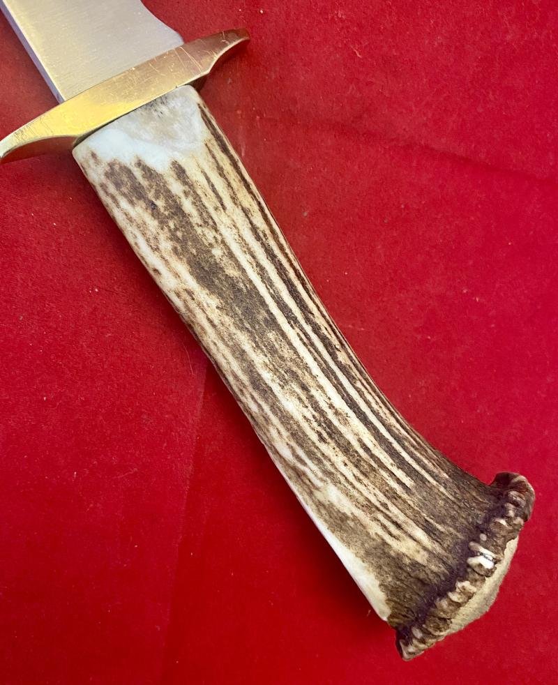 Impressive Bowie Knife with Mint 7.4' Steel Blade and Stag Antler Handle with Custom made Leather Sheath — image 9