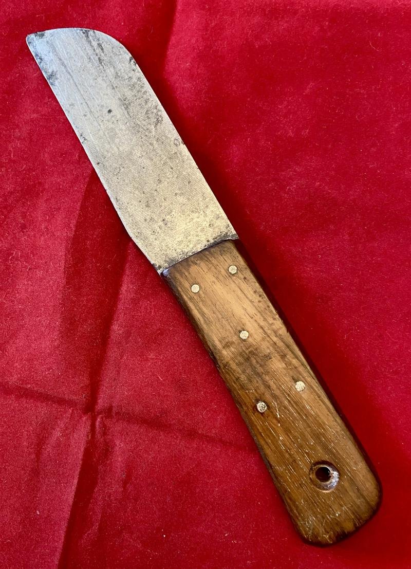 Unusual British Royal Navy 'Ropework Set' Consisting of a Deck Knife and Marlin Spike with a hard Buff Leather Sheath c1979 — image 3
